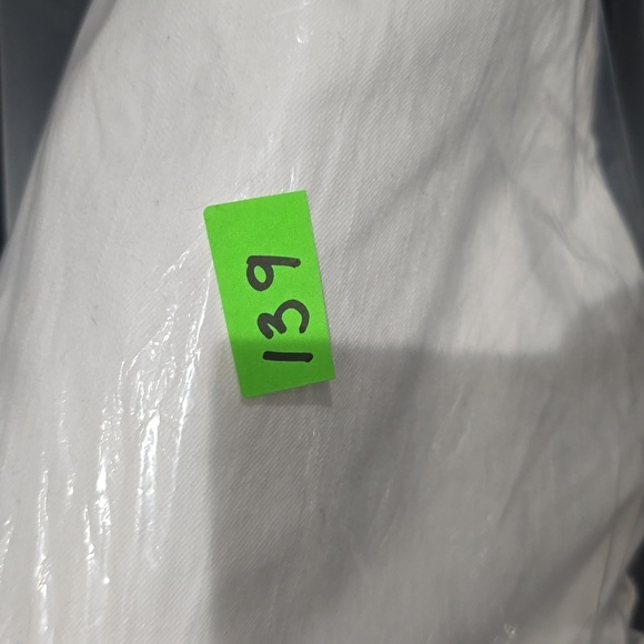 Soft Surroundings The Ultimate Denim Pull On Shorts White Slimming Size Medium - Picture 13 of 13